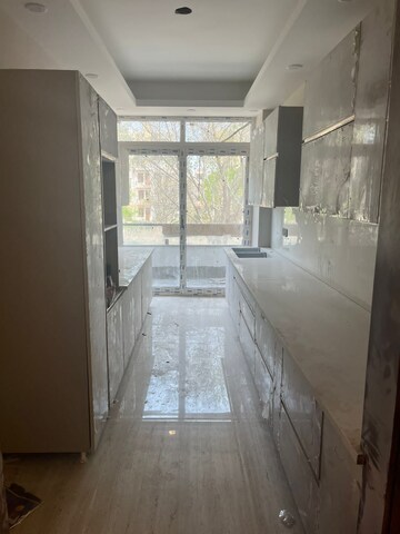 Building Lobby in 4 BHK Builder Floor at Ansal Esencia - Amara Villas, Sector 67 – for Rent