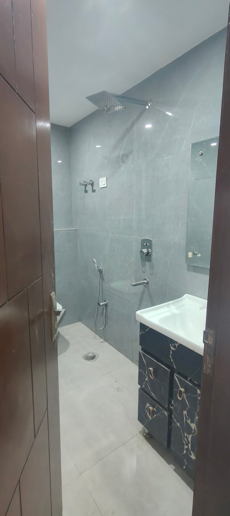 Bathroom, chattarpur 3 Bedroom 1500 Sq.Ft. Builder Floor In Chattarpur Delhi 8967363