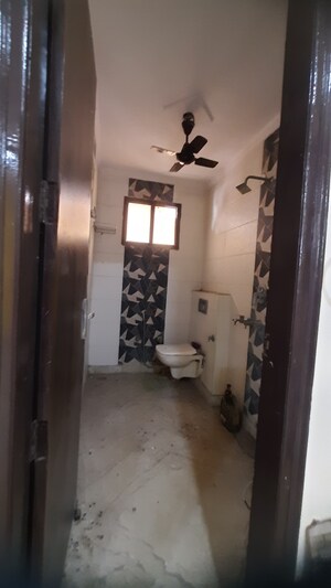 Attached Bathroom in 2 BHK Builder Floor at Hari Nagar – for Sale