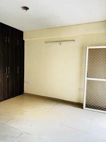 3 BHK Apartment For Rent in Gaur City 2 - 14th Avenue, Sector 16c Greater Noida
