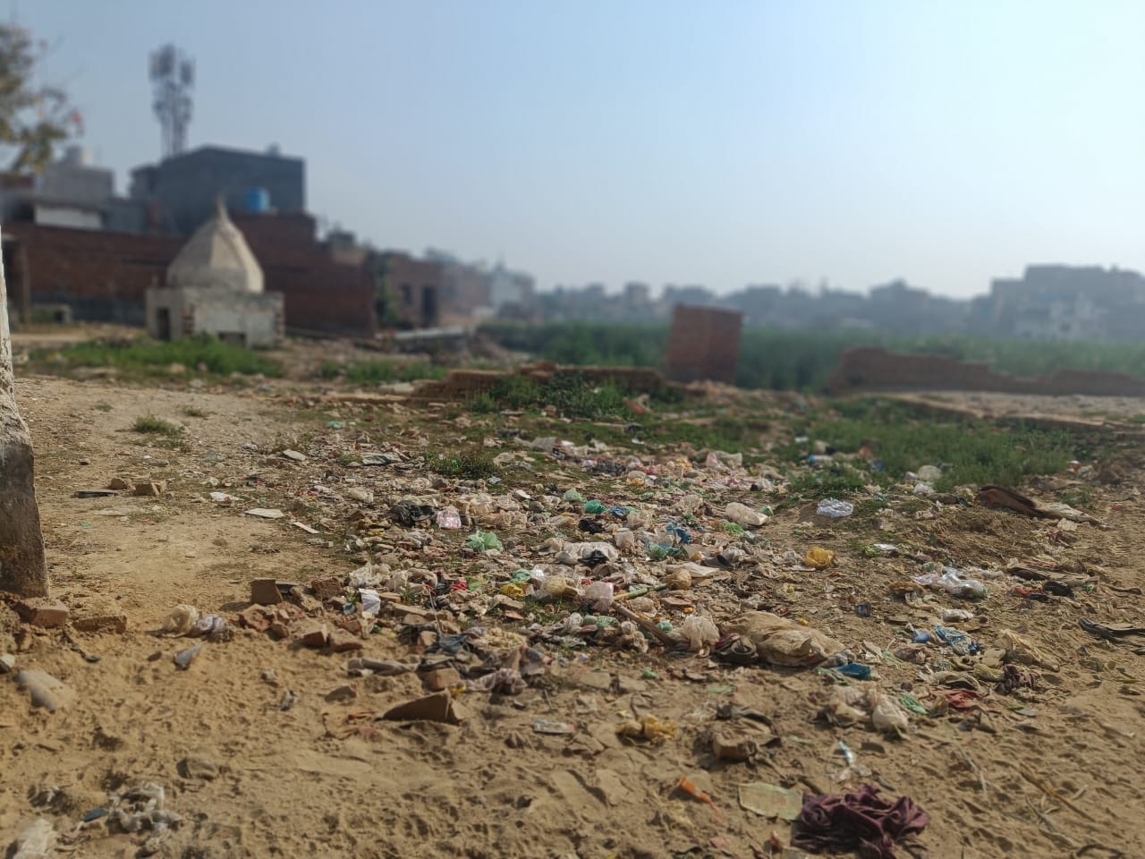 Plot For Sale in Dlf Ankur Vihar 