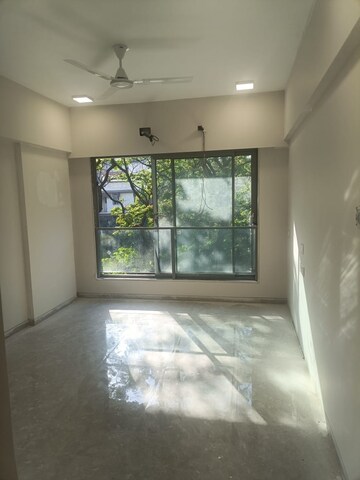 Room in 4 BHK Apartment at Paradigm Artteza, Santacruz West – for Rent