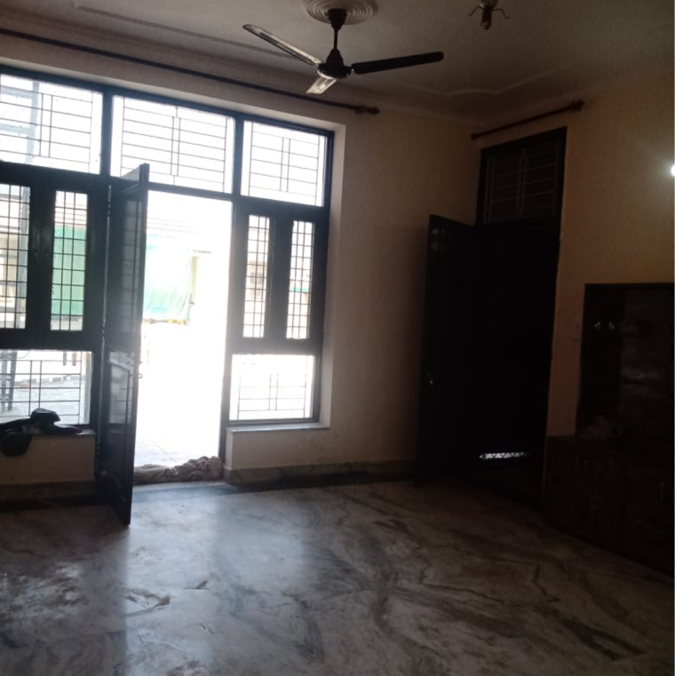 Room, new industrial township 5 2 Bedroom 120 Sq.Yd. Builder Floor In New Industrial Township 5 Faridabad 8967438