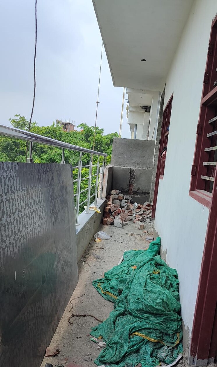 Balcony, sector 40 6+ Bedroom 120 Sq.Yd. Independent House In Sector 40 Gurgaon 8966994