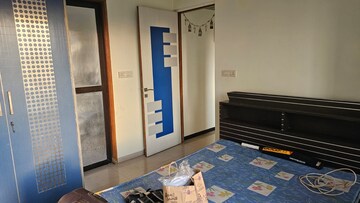 Room in 3 BHK Apartment at Blue Diamond CHS, Chembur – for Rent