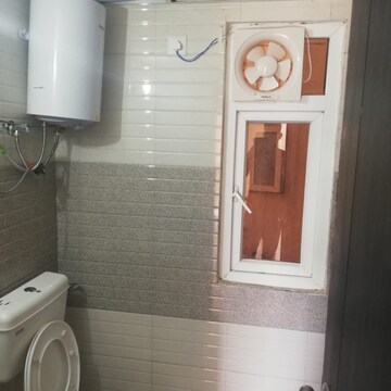 Bathroom in 2 BHK Apartment at Signature Global Orchard Avenue, Sector 93 – for Rent