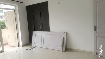 Furnished Amenities in 3 BHK Apartment at Bestech Park View City 1, Sector 48 – for Rent