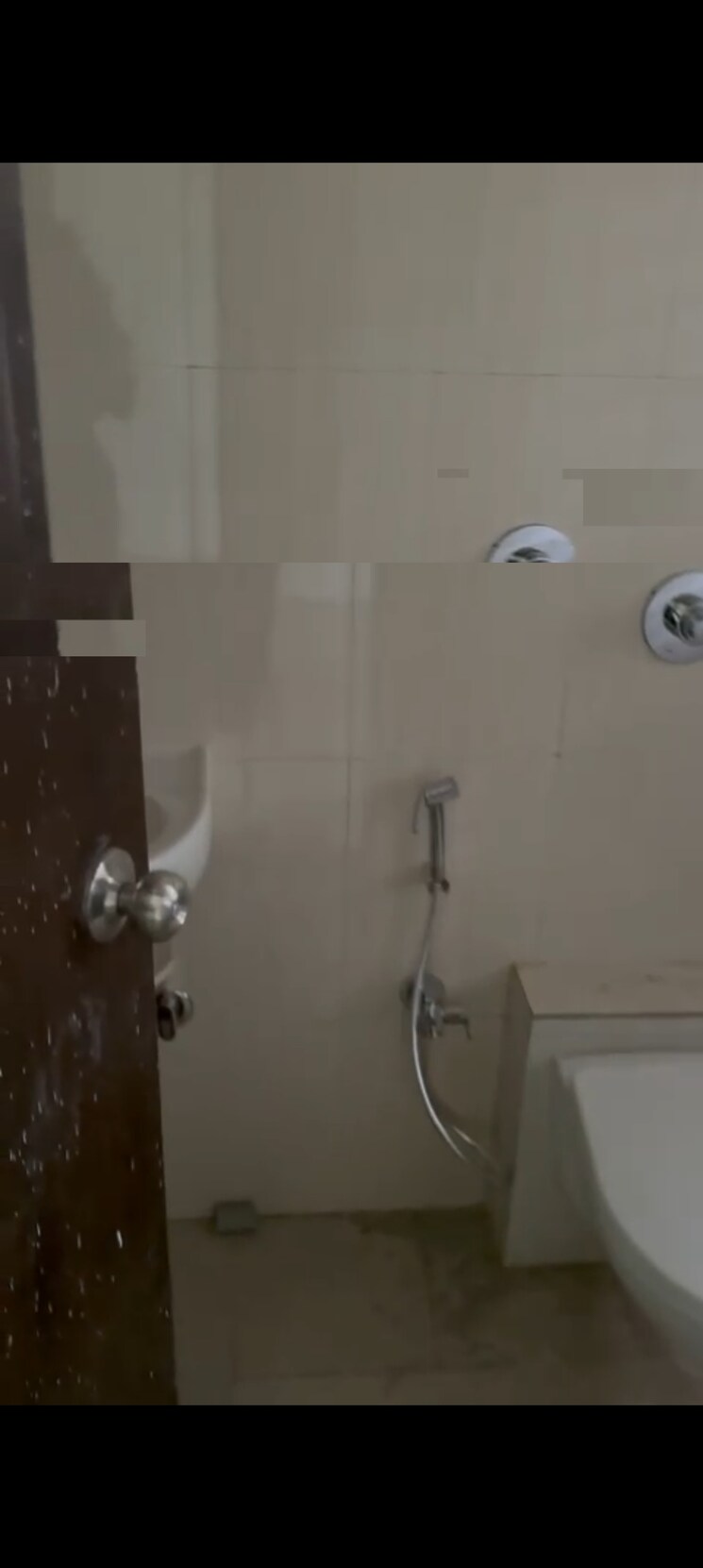 Bathroom, parijat-chs-shell-colony 3 Bedroom 900 Sq.Ft. Apartment In Chembur Mumbai 8967452