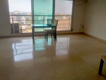 Room in 3 BHK Apartment at Lilian Heights, Bandra West – for Rent
