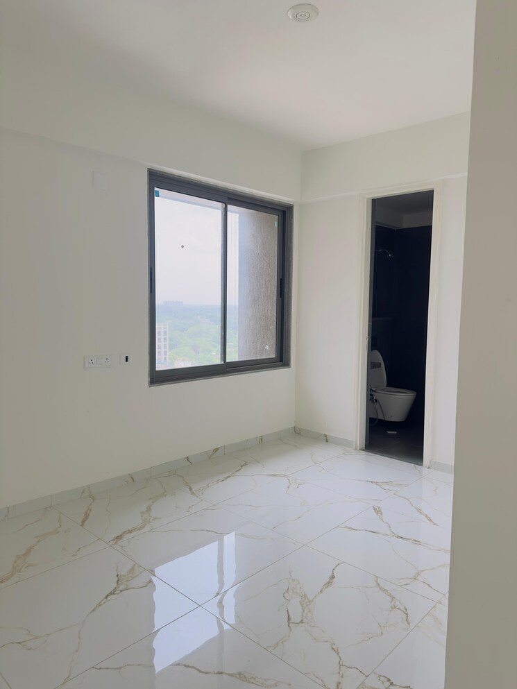 Room, thaltej 4 Bedroom 4092 Sq.Ft. Apartment In Thaltej Ahmedabad 8967478