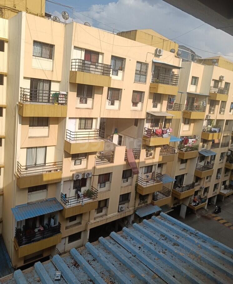 Studio  + Extra Room 950 Sq.Ft. Apartment in Neco Gardens