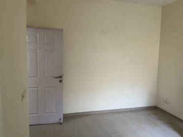 Room in 4 BHK Apartment at Emaar Emerald Hills Phase 2, Sector 65 – for Rent