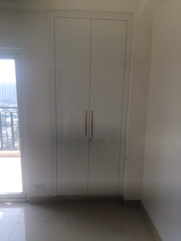 Room in 2 BHK Apartment at Amrapali Terrace Homes, Tech Zone 4 Greater Noida – for Rent
