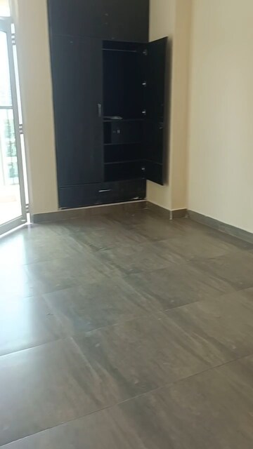 Room in 2 BHK Apartment at Amrapali Terrace Homes, Tech Zone 4 Greater Noida – for Rent