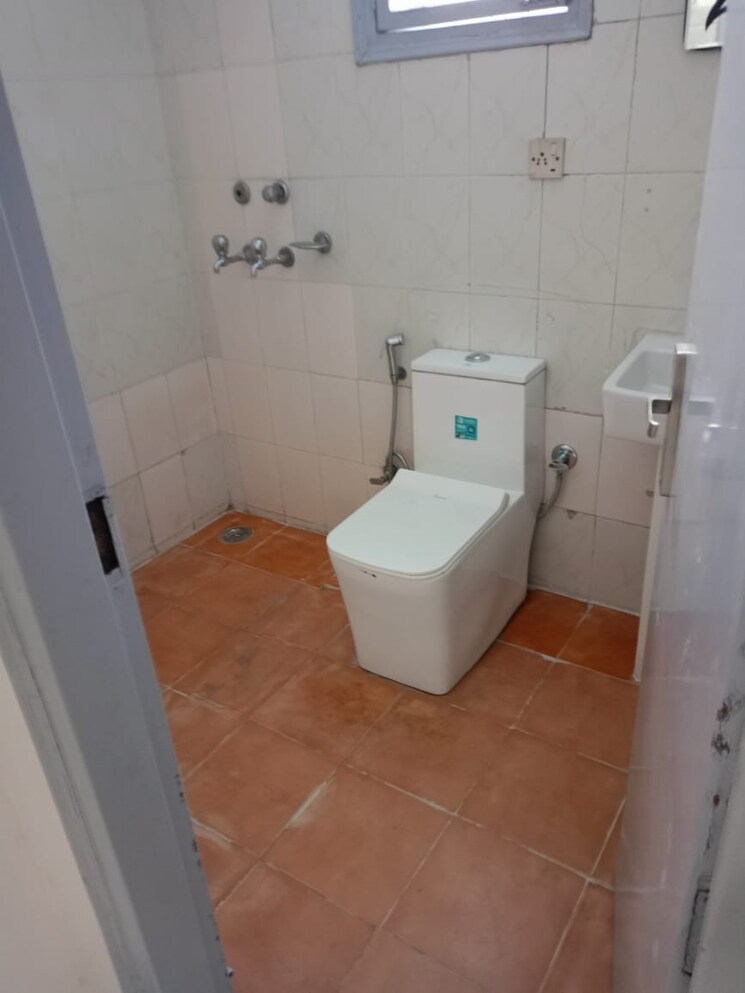 Bathroom, sector 57 2 Bedroom 1000 Sq.Ft. Builder Floor In Sector 57 Gurgaon 8967494