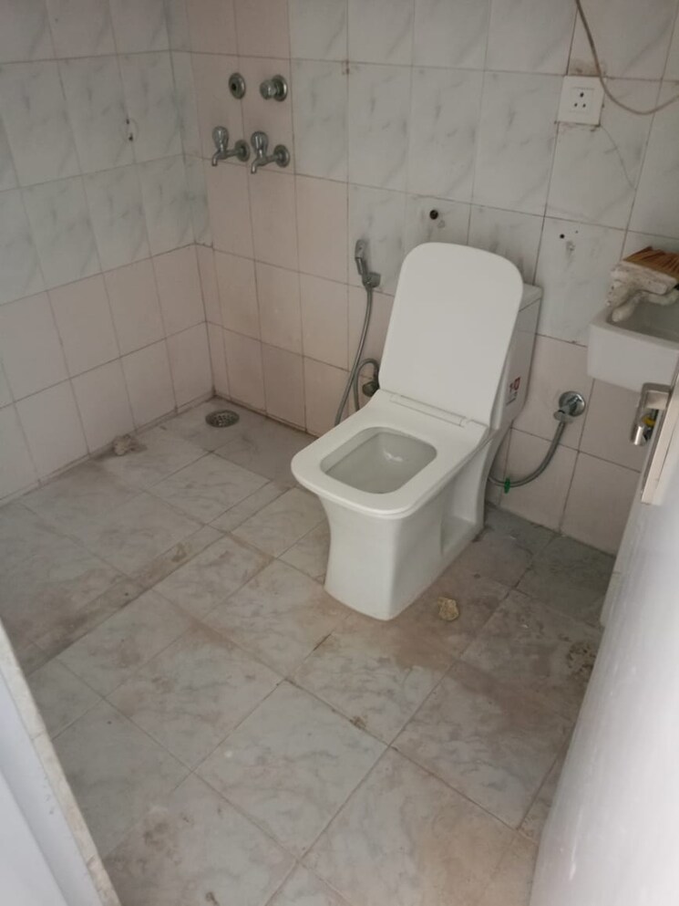 Bathroom, sector 57 2 Bedroom 1000 Sq.Ft. Builder Floor In Sector 57 Gurgaon 8967494
