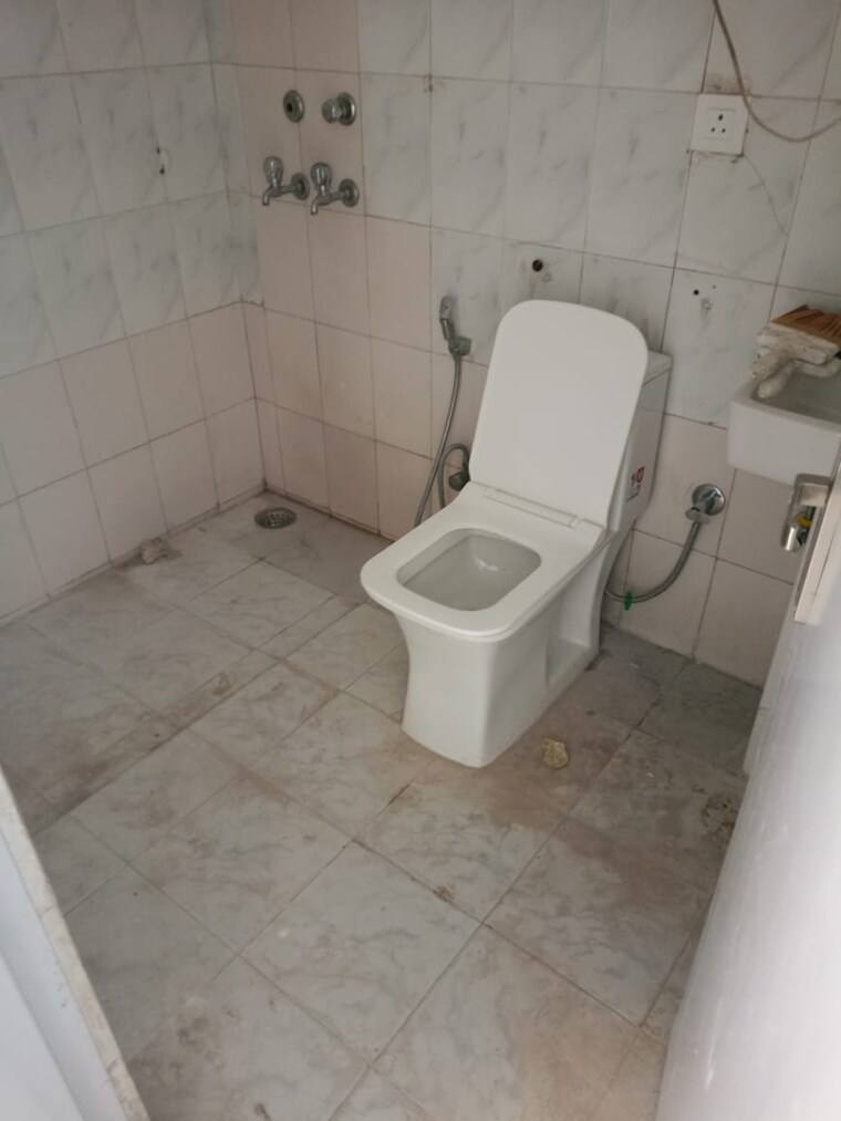 Bathroom, sector 57 2 Bedroom 1000 Sq.Ft. Builder Floor In Sector 57 Gurgaon 8967494