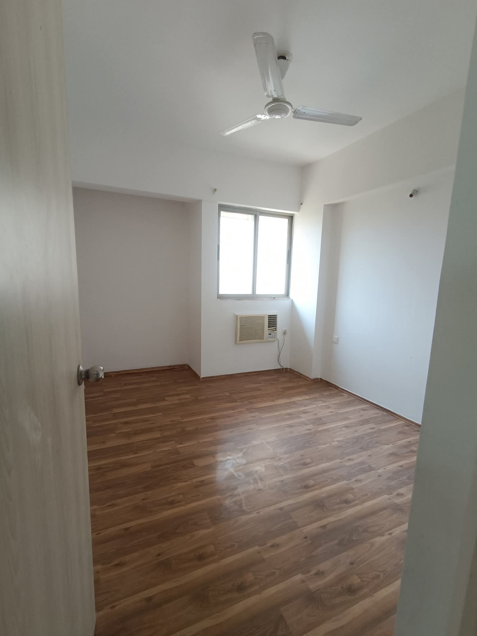 2 BHK + Pooja Room,Extra Room Apartment For Sale in Lodha Casa Rio