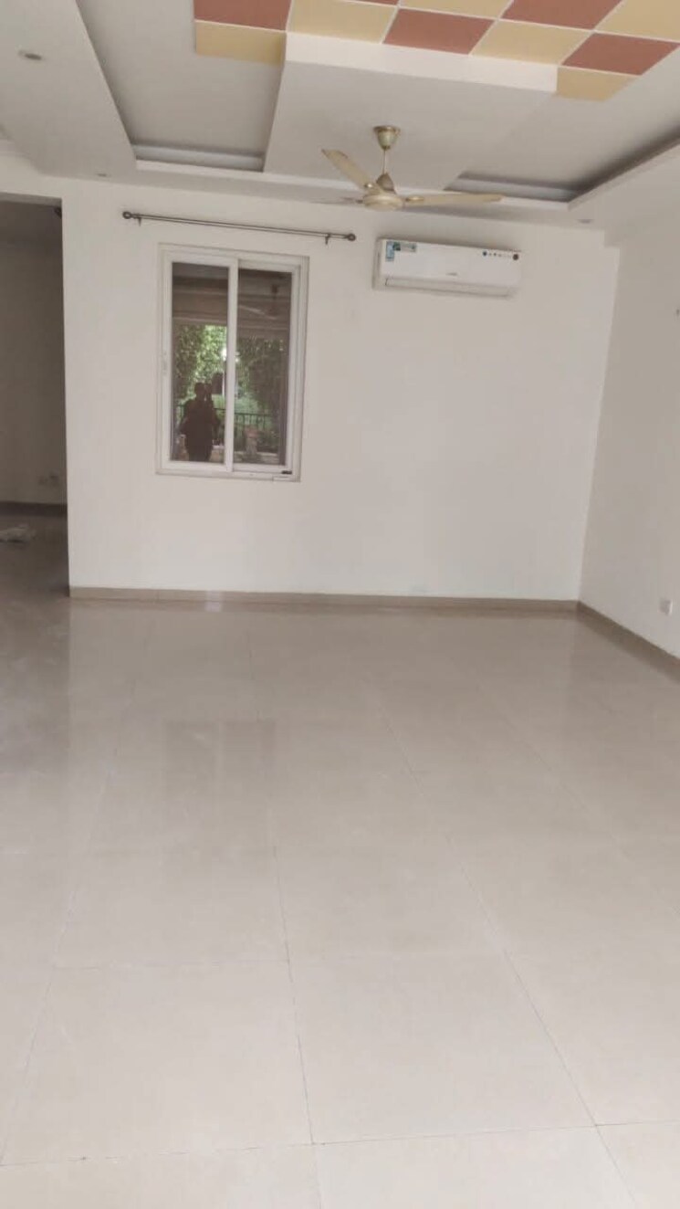 Room, emaar-mgf-emerald-hills 4 Bedroom 3000 Sq.Ft. Apartment In Sector 65 Gurgaon 8967519