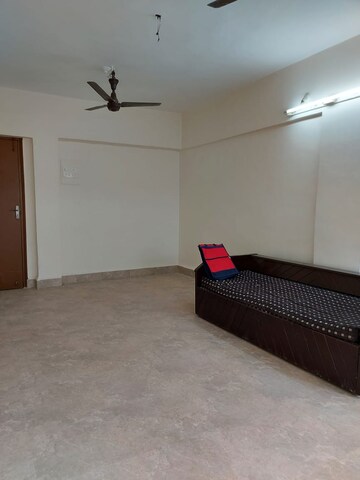 Bedroom in 1.5 BHK Apartment at Matoshree Swaroop Celesta, Vile Parle East – for Rent