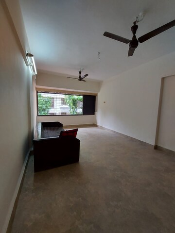 Room in 1.5 BHK Apartment at Matoshree Swaroop Celesta, Vile Parle East – for Rent