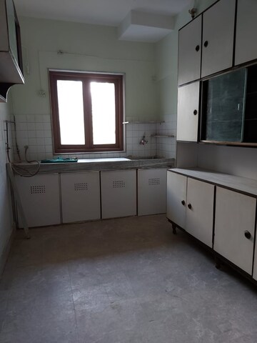Kitchen in 1.5 BHK Apartment at Matoshree Swaroop Celesta, Vile Parle East – for Rent