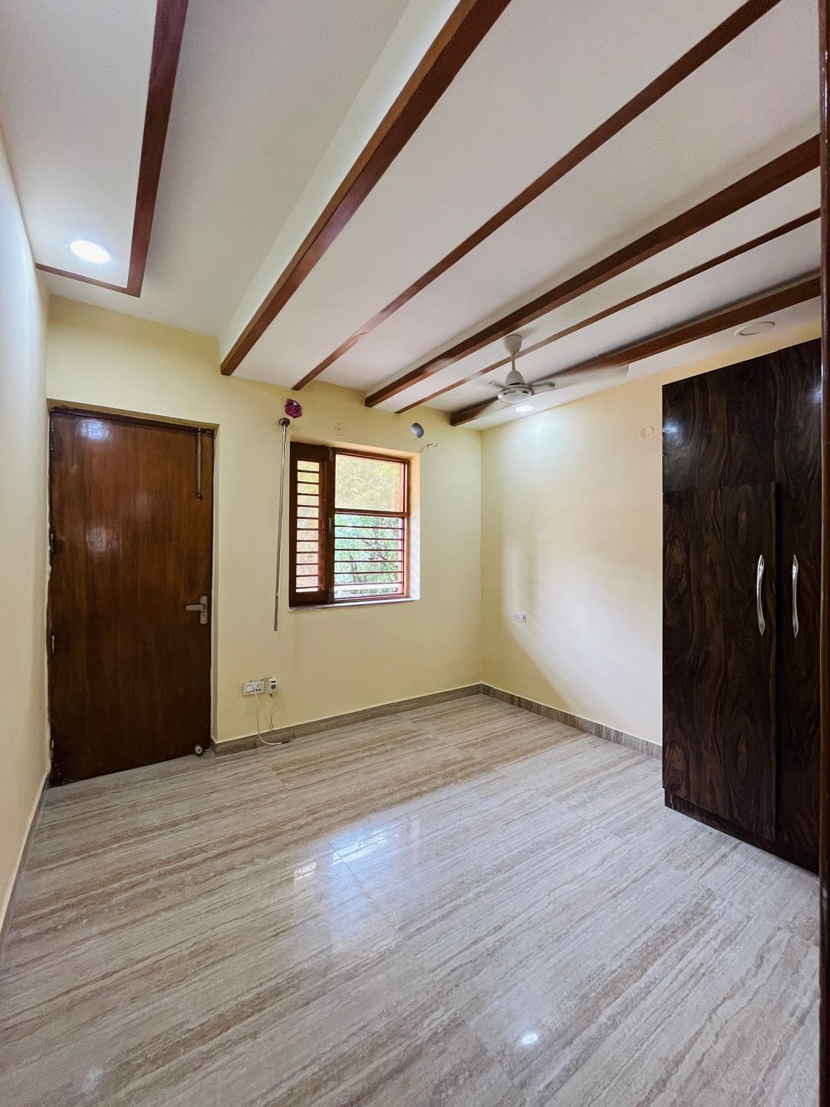 3 BHK + Pooja Room,Servant Room Builder Floor For Rent in Green Fields Colony