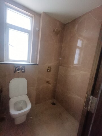 Bathroom in 2.5 BHK Apartment at Smart World Orchard, Sector 61 – for Sale