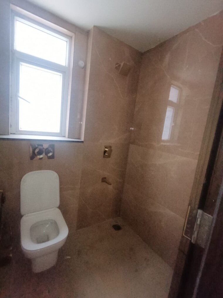 Bathroom, smart-world-orchard 2.5 Bedroom 1150 Sq.Ft. Apartment In Sector 61 Gurgaon 8967663