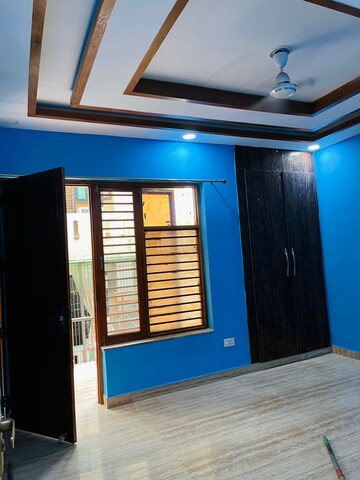 Bedroom in 3 BHK Builder Floor at Green Fields Colony – for Rent