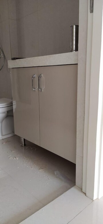 Room in 2 BHK Apartment at Hiranandani Glen Gate, Hebbal – for Rent
