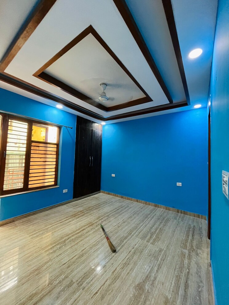 Room, green fields colony 3 Bedroom 1800 Sq.Ft. Builder Floor In Green Fields Colony Faridabad 8967536