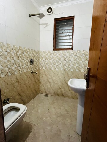 Bathroom in 3 BHK Builder Floor at Green Fields Colony – for Rent