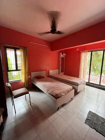 Bedroom in 3.5 BHK Apartment at Hill Garden, Manpada – for Rent