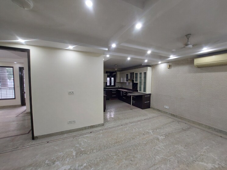 Living Room, model town phase 2 4 Bedroom 282 Sq.Yd. Builder Floor In Model Town Phase 2 Delhi 8967576