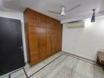 4 BHK + Servant Room 282 Sq.Yd. Builder Floor in Model Town Phase 2