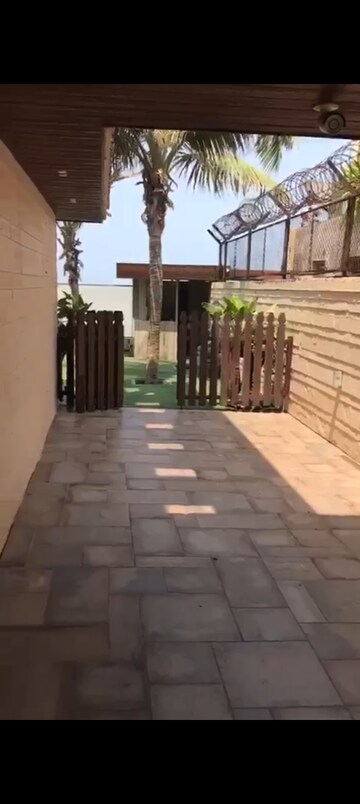 5 BHK Villa – Exterior View View at Juhu - for Sale