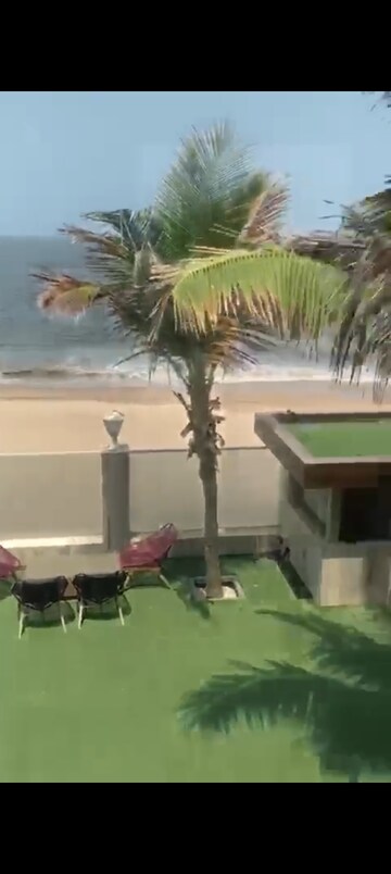 5 BHK Villa – Exterior View View at Juhu - for Sale