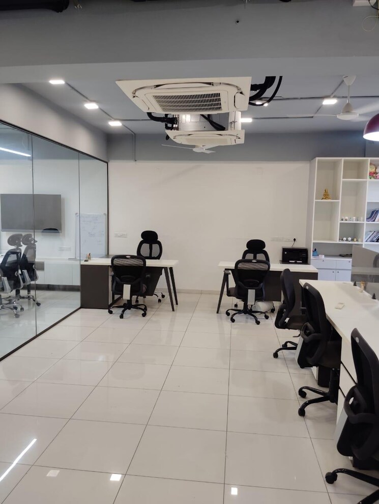 Team Area, aaron-spectra Commercial Office Space 2794 Sq.Ft. In Bodakdev Ahmedabad 8967569