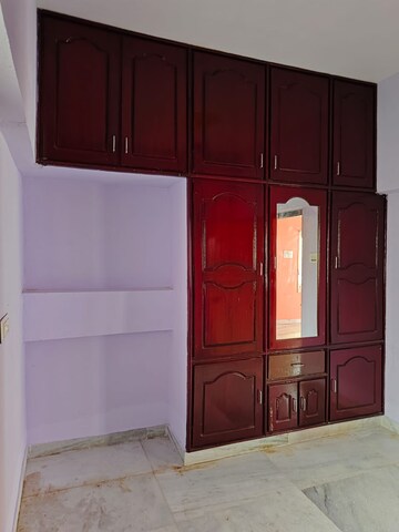Furnished Amenities in 2 BHK Independent House at Amaravathi Road – for Rent