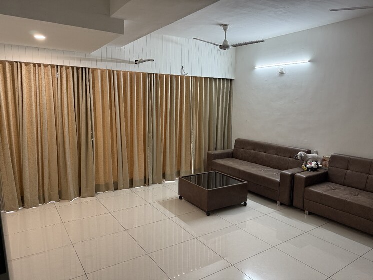 Living Room, vaishnodevi circle 3 Bedroom 180 Sq.Yd. Apartment In Vaishnodevi Circle Ahmedabad 8967584