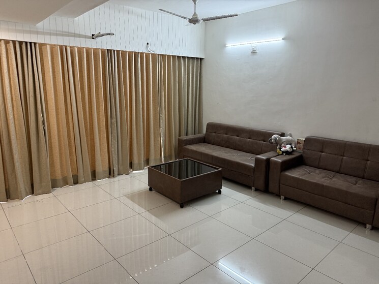 Living Room, vaishnodevi circle 3 Bedroom 180 Sq.Yd. Apartment In Vaishnodevi Circle Ahmedabad 8967584