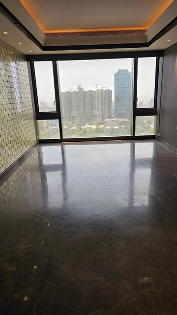 Room in 4 BHK Apartment at Prabhadevi – for Rent