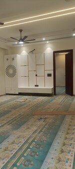 3 BHK + Pooja Room 1800 Sq.Ft. Builder Floor in Anand Vihar 