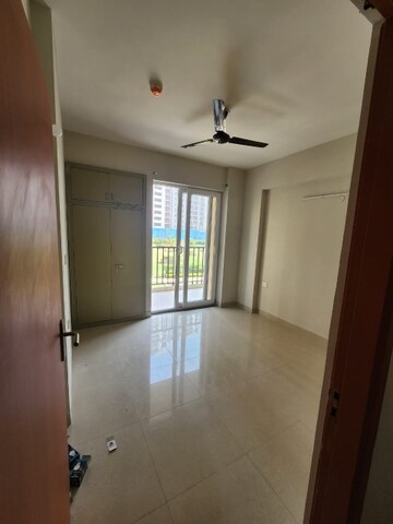 Room in 2 BHK Independent House at Tata Eureka Park, Sector 150 – for Rent