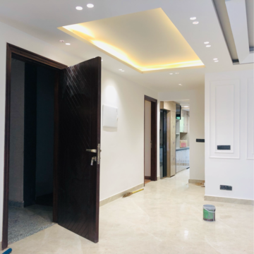 Building Lobby in 3.5 BHK Villa at Sector 21 – for Rent