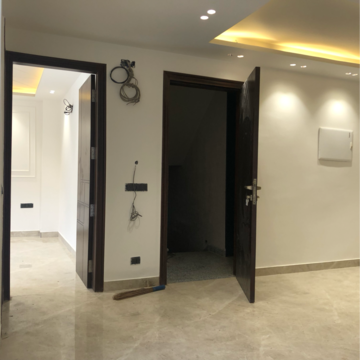 Room in 3.5 BHK Villa at Sector 21 – for Rent