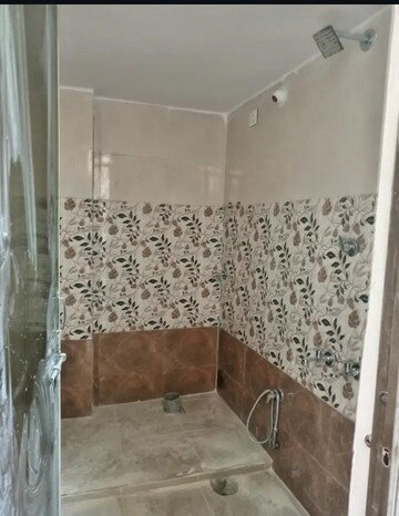 Bathroom in 3 BHK Builder Floor at Sector 35 – for Sale