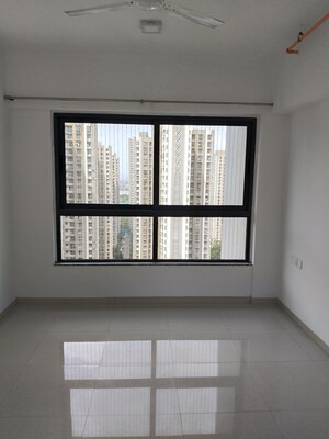 Room in 3 BHK Apartment at Kalpataru Immensa, Kolshet Road – for Sale