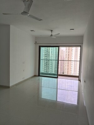 Room in 3 BHK Apartment at Kalpataru Immensa, Kolshet Road – for Sale